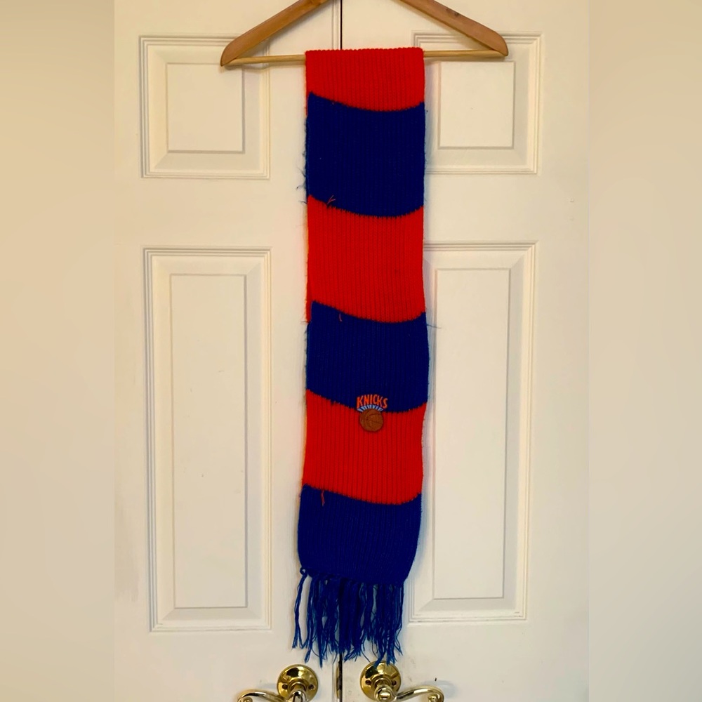 Vintage 1970s New York Knicks Logo Scarf